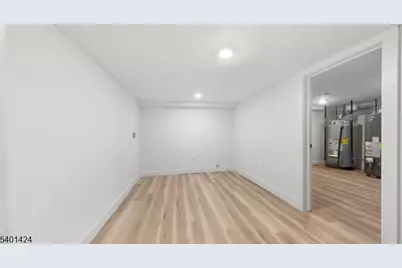 189 N Oraton Pkwy, East Orange, NJ 07017 - Photo 27