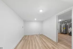 189 N Oraton Pkwy, East Orange, NJ 07017 - Photo 27