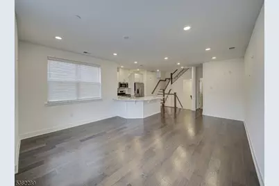 63 Veterans Way, Morris Plains, NJ 07950 - Photo 5