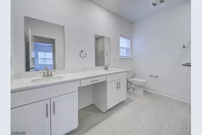 63 Veterans Way, Morris Plains, NJ 07950 - Photo 17