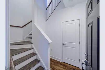 63 Veterans Way, Morris Plains, NJ 07950 - Photo 9