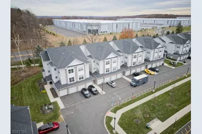 63 Veterans Way, Morris Plains, NJ 07950 - Photo 3