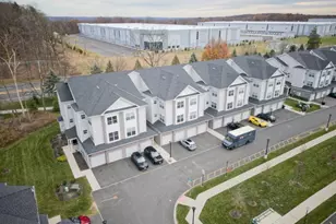 63 Veterans Wy, Morris Plains, NJ 07950 - Photo 3