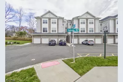 63 Veterans Way, Morris Plains, NJ 07950 - Photo 31