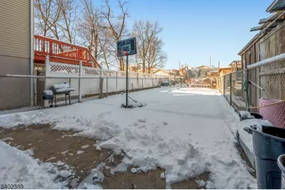 525 Maple Ave, Elizabeth, NJ 07202 - Photo 17