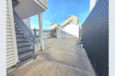 27 Geneva St, Elizabeth, NJ 07206 - Photo 11