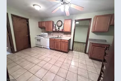 935 Wootton, Boonton Town, NJ 07005 - Photo 9