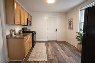 9 Washington St, Montclair, NJ 07042 - Photo 3