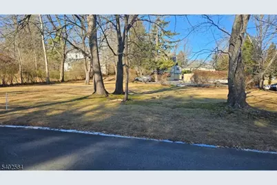 08-09 Castle Pl, Long Hill Township, NJ 07933 - Photo 5