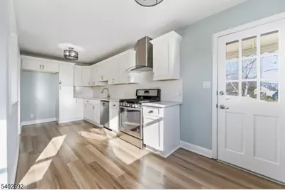 601 Fairway Rd, Linden, NJ 07036 - Photo 7