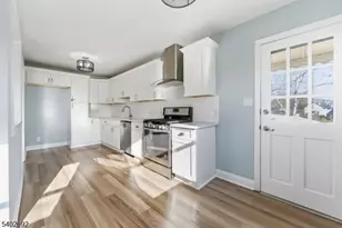 601 Fairway Rd, Linden, NJ 07036 - Photo 7