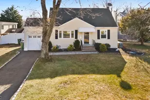 601 Fairway Rd, Linden, NJ 07036 - Photo 1