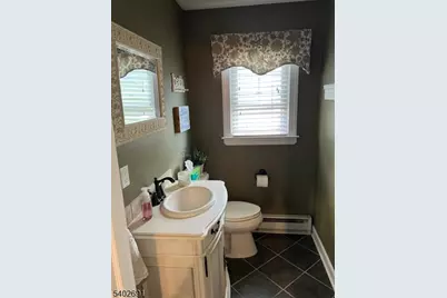 136 Birchwood Rd, Linden, NJ 07036 - Photo 9