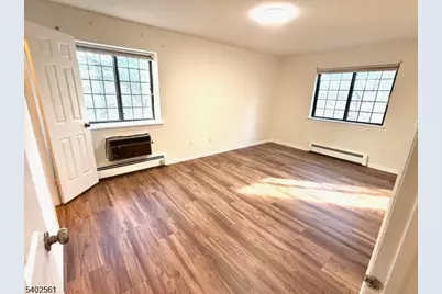 23 E Foxwood Dr #E, Morris Plains, NJ 07950 - Photo 7