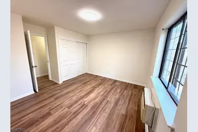 23 E Foxwood Dr #E, Morris Plains, NJ 07950 - Photo 9