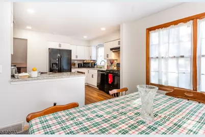 18 Stanford Pl, Wayne Twp., NJ 07470 - Photo 5