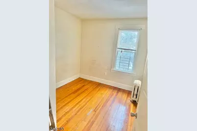 27 Sears Pl, Clifton, NJ 07011 - Photo 5