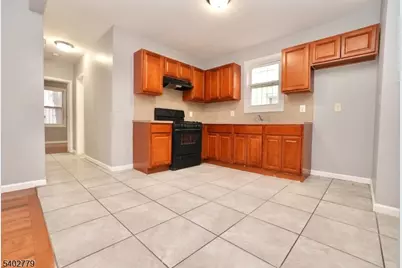 151 Vermont Ave, Newark, NJ 07106 - Photo 7