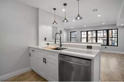 479 15th Ave Unit 1, Newark, NJ 07103 - Photo 1