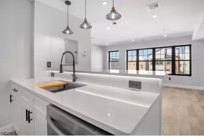 479 15th Ave Unit #2, Newark, NJ 07103 - Photo 1