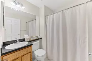 344 Shannon Ct, Lopatcong Township, NJ 08865 - Photo 17