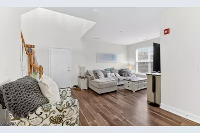 344 Shannon Ct, Lopatcong Township, NJ 08865 - Photo 3