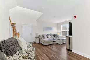 344 Shannon Ct, Lopatcong Township, NJ 08865 - Photo 3