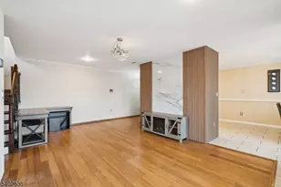 36 Farnham Square, Sayreville Boro, NJ 08859 - Photo 5