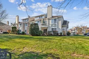 36 Farnham Square, Sayreville Boro, NJ 08859 - Photo 1