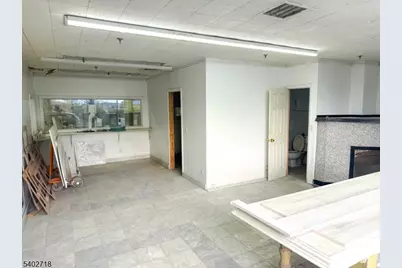 1050 Valley St, Union Township, NJ 07088 - Photo 9