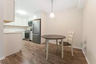 109 Stratford Pl, Bridgewater, NJ 08805 - Photo 7