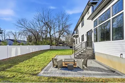 4 Maplewood Dr, Livingston, NJ 07039 - Photo 47