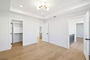 4 Maplewood Dr, Livingston, NJ 07039 - Photo 37