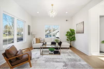 4 Maplewood Dr, Livingston, NJ 07039 - Photo 7