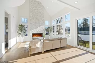 4 Maplewood Dr, Livingston, NJ 07039 - Photo 9