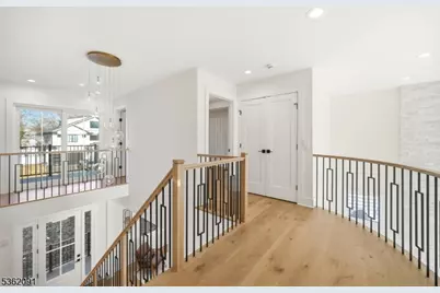 4 Maplewood Dr, Livingston, NJ 07039 - Photo 29