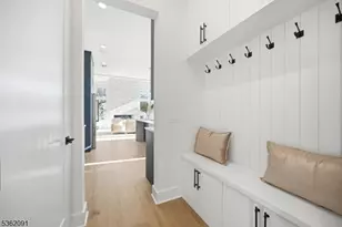 4 Maplewood Dr, Livingston, NJ 07039 - Photo 17