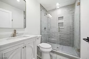 4 Maplewood Dr, Livingston, NJ 07039 - Photo 33