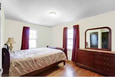 33 Becker Ter, Irvington, NJ 07111 - Photo 5