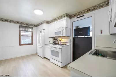 38 Sherwood St, Clifton, NJ 07013 - Photo 13