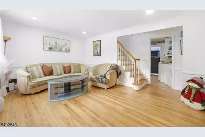 38 Sherwood St, Clifton, NJ 07013 - Photo 3