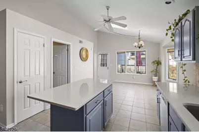 6 Hoagland Ct, Bridgewater, NJ 08807 - Photo 9