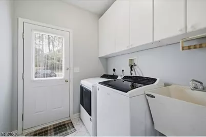 13 Old Schoolhouse Rd, Bethlehem Township, NJ 08802 - Photo 15