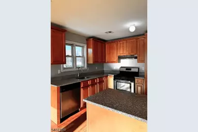 104 Luttgen Pl #4, Linden, NJ 07036 - Photo 5