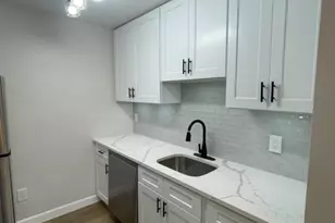 86 Vaughan Dr, Newark, NJ 07103 - Photo 9