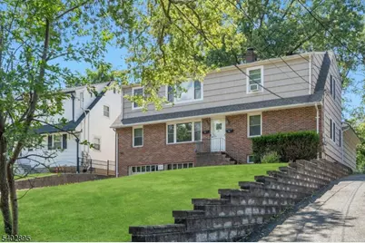 60 Bank St, Midland Park, NJ 07432 - Photo 3