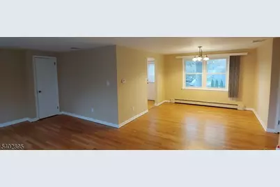 60 Bank St, Midland Park, NJ 07432 - Photo 5