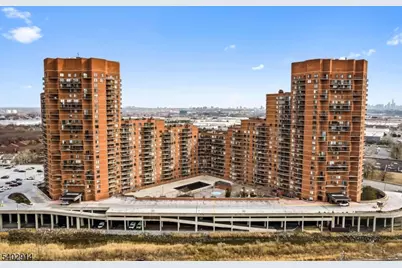 2138 Harmon Cove Tower #2138, Secaucus, NJ 07094 - Photo 19