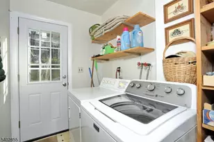 18 Schirra Dr, Wanaque, NJ 07465 - Photo 33