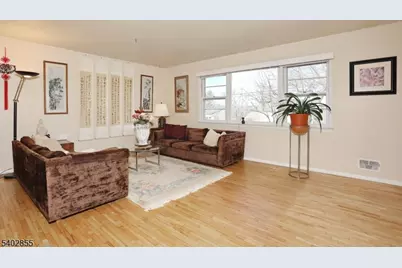 18 Schirra Dr, Wanaque, NJ 07465 - Photo 7